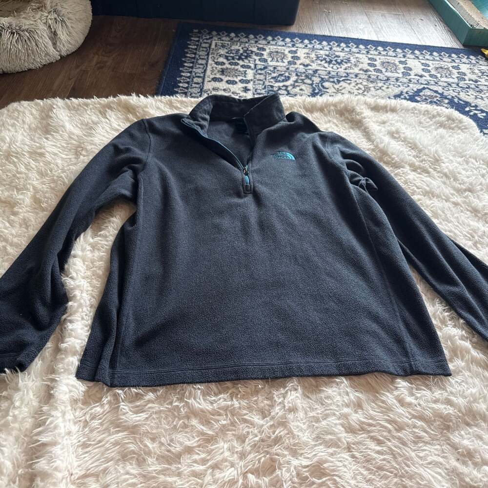 The North Face Navy Blue 1/4 zip fleece Medium‎